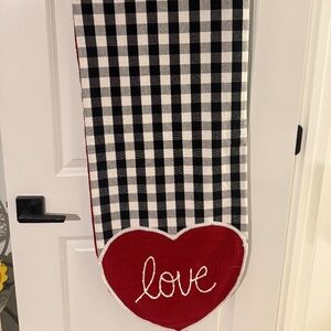 Nicole Miller Black & White Checker Print with"LOVE" Table Runner Sz 16 x 90